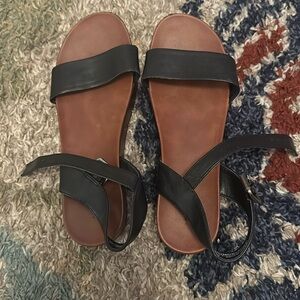 american eagle platform sandles. black and brown